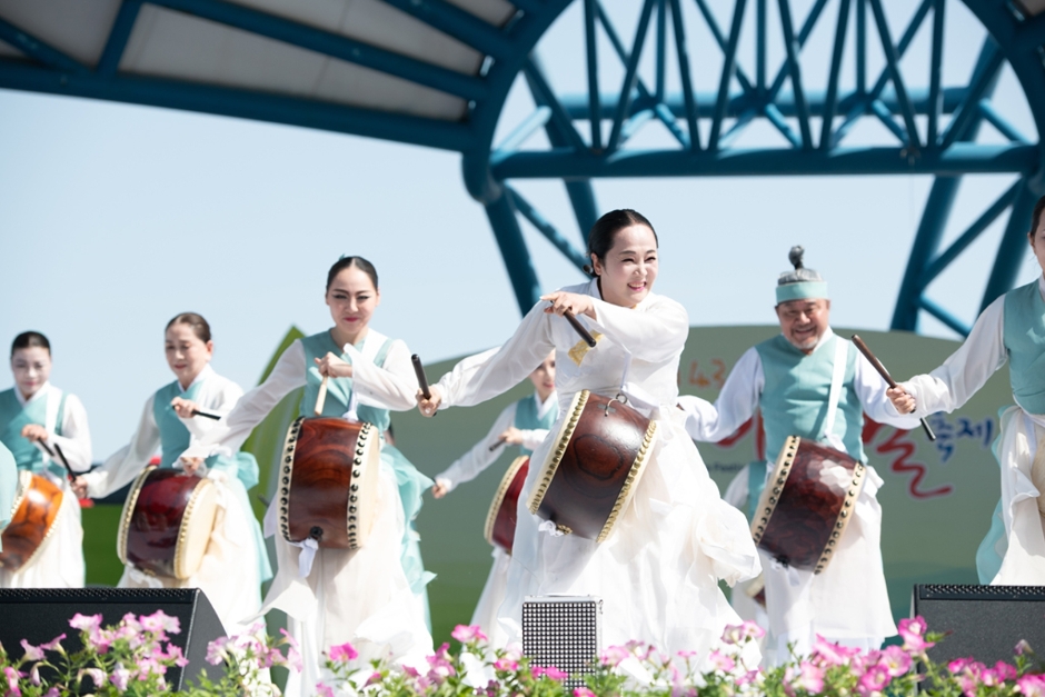 첫 번째 이미지